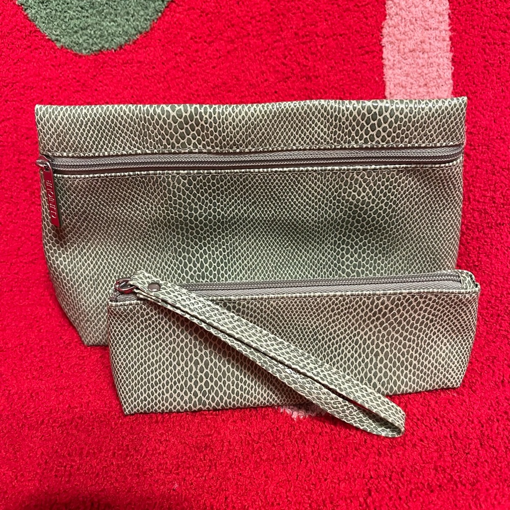 Clinique vintage green cosmetic bags
